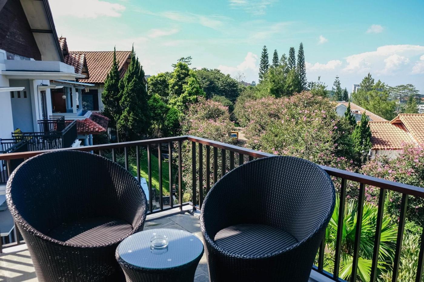 Oyama City View Villa 4 Bedrooms With A Private Swimming Pool Μπαντούνγκ Εξωτερικό φωτογραφία